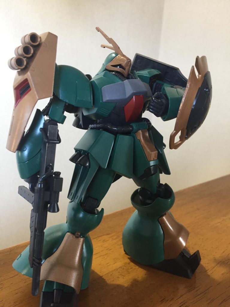 ヤクト・ドーガ　ギュネイ・ガス専用機–2枚目/制作者：新人メカニック