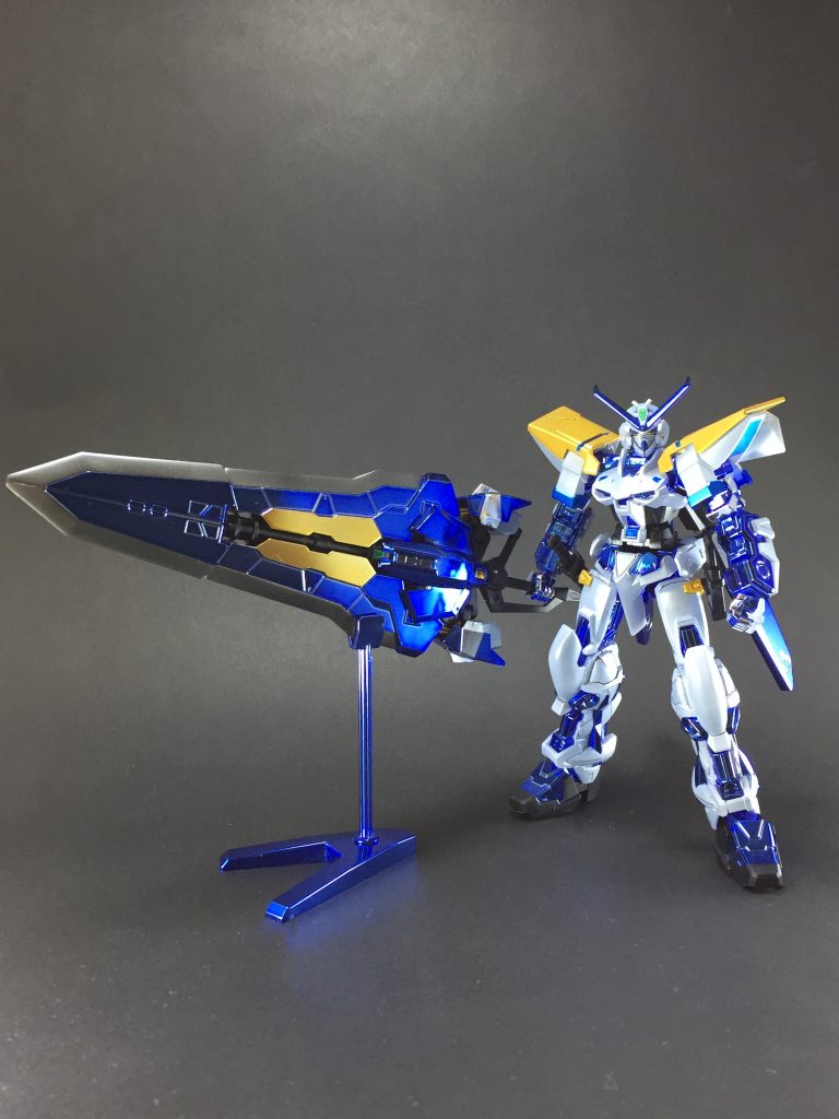 両手で持たせたかったんですがどうしても無理だったので片手持ちで妥協。