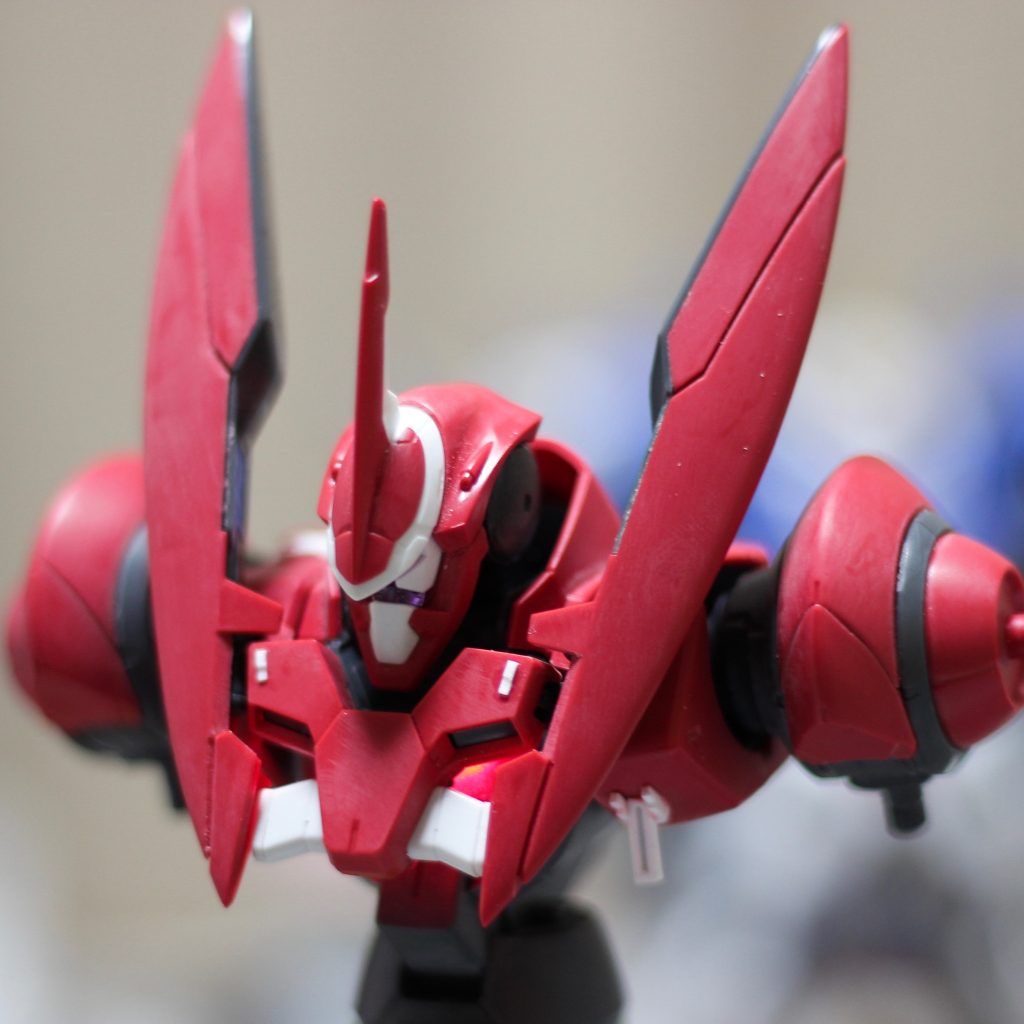 脇部分の下側にセンサーっぽい物を追加。