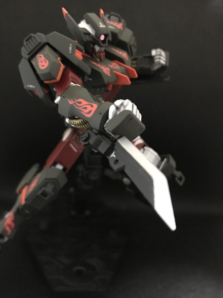 弾切れからが本番でお馴染みのアーミーナイフ!
これをやりたくてフラウロス作りました笑