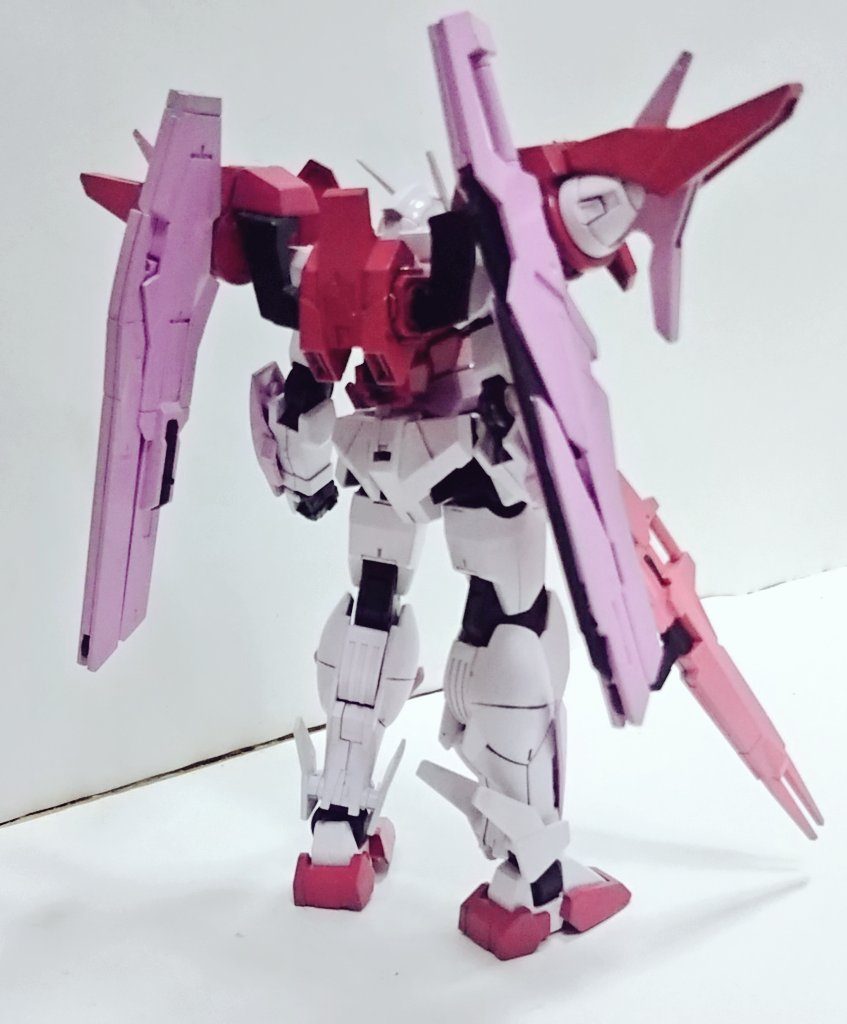 バックショットです。クリアランスの確保をほとんどしていなく、塗料の層も厚くなってしまったのでガリガリ削れます👍