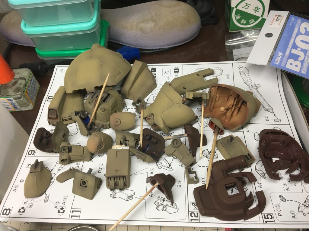 全体的な違和感も塗装して統一感が
出てきたらマシになった気が．．．