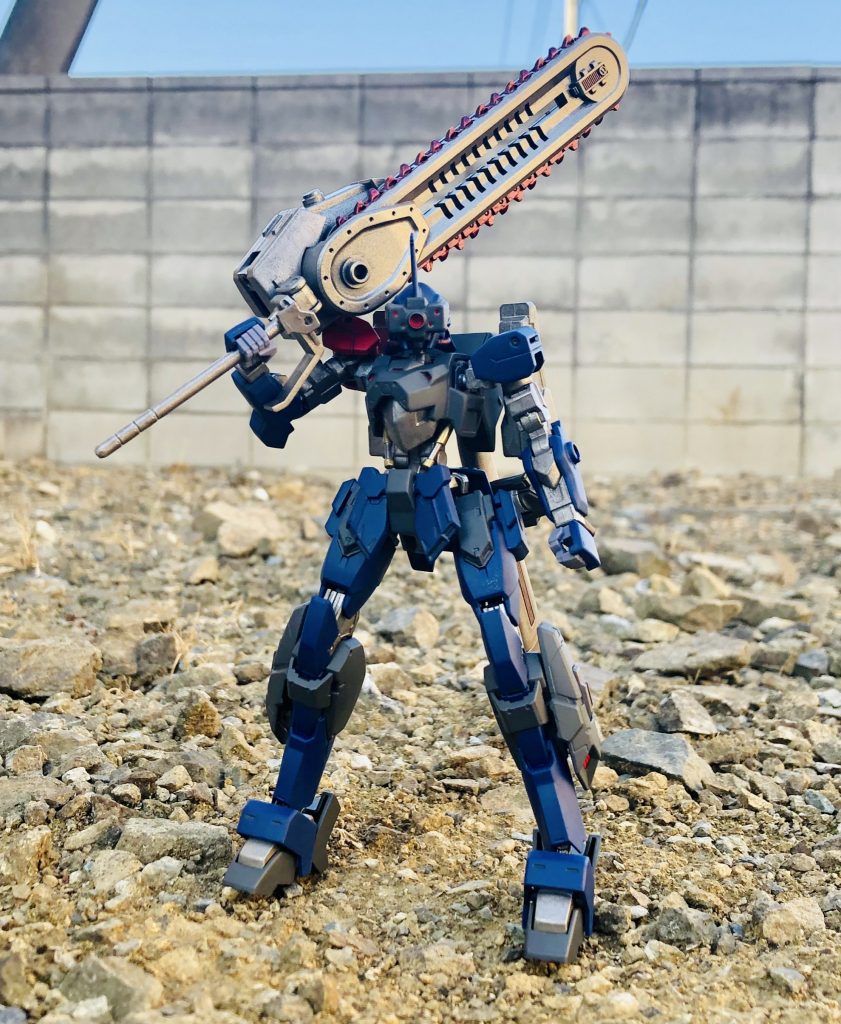 機装兵 オーファンヴィレム・デーゲンハルトのカスタム機体。帝国領からの逃亡戦時に大破したジェンティーレにルント、アサギリの両名が改修を施した。各種アップグレードだけでは無く、科学技術を取り入れ、ルントとアサギリが趣味に走った事により特異な装備が増えてしまった。性能は帝国軍上位機兵と同等、又はそれ以上でありヴィレムの技量によって十分以上の戦果を出せるであろう。