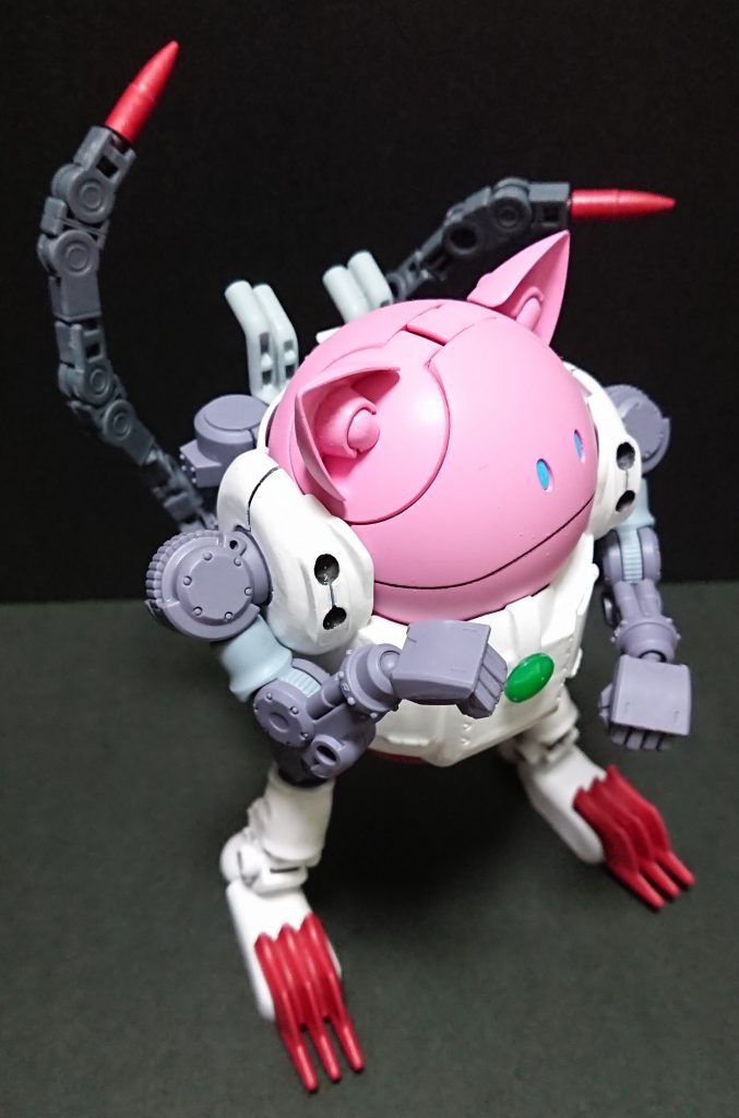 足の爪はLBXフェンリルから拝借。
尻尾はジャンクから適当に集めました。