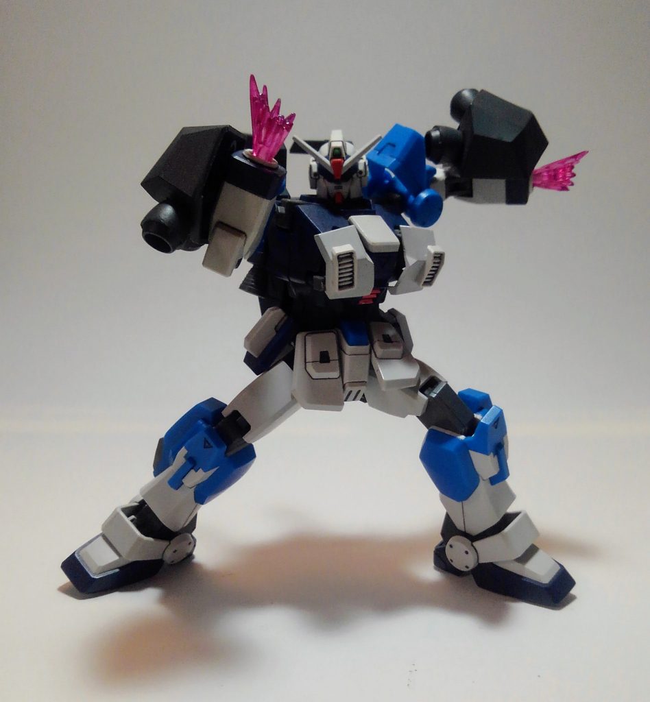 コンテナブースターは腕を使っている為困ったときには腕として装着できます。その際は手ではなくビームハンドみたいに形成するってことでビルドパーツ?のビームパーツを取り付けられるようにしました。