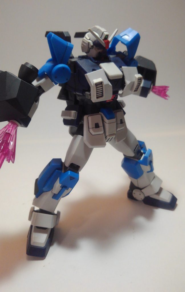 これはもう6年くらい前に製作したものです。そうです。無印ビルドファイターズが僕にカスタマイズの火をつけたのです。おかげで積みと増えていくパーツ取りになったジャンク行きのキット達・・・だが私は謝らない。以上です。ご覧頂きありがとうございました。