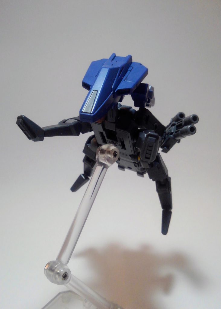 というわけで、マシン犬です。
ドッグパックに頭としてビルドブースターmark2のコックピット部?を使ってなんとなくそれっぽくしてみました。
背中にキャンペーンの武器と手頃なアームを繋げました。