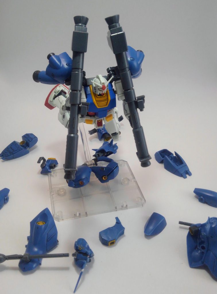 で切り札。お分かりですね。せっかくなので腰アーマー(ケンプファーの太股のバーニア部)をバックパックに装備させてみました。フルブーストで突っ込んで・・・