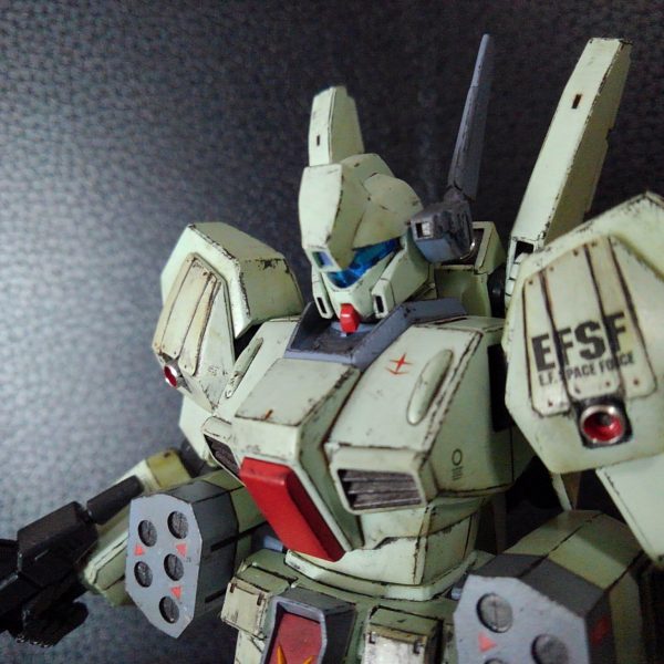 ジェガンＭ型　ハンドグレネード装備