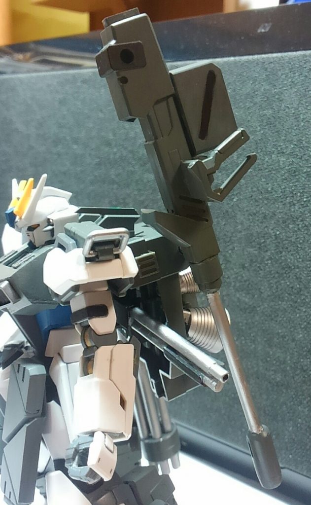 未使用時はバックパック右側に格納します