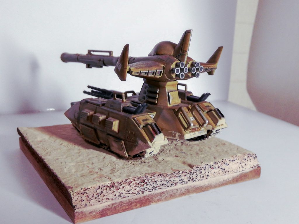 実はこのマゼラアタック、旧キットにしてはモールドや鋲がもとからきれいなのであまりいじらなくても十分かっこいいです。特にバックショットはお気に入りです。