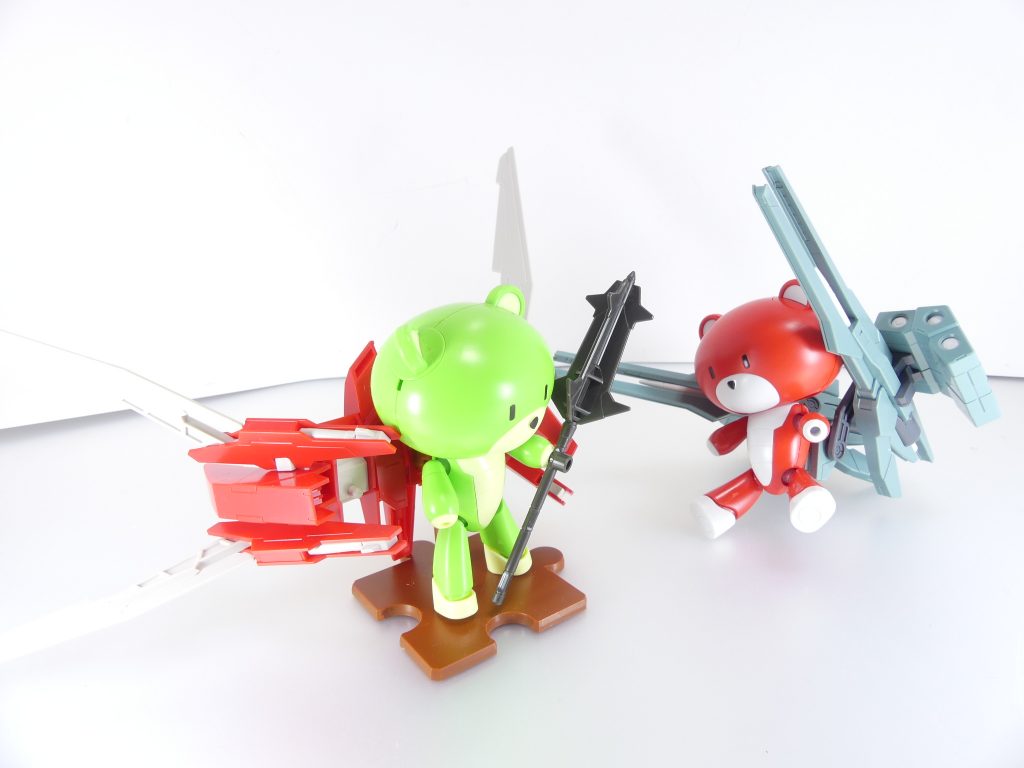 カスタマイズ:もちろん、彼らはガンプラなので・・・いっぱい集めてカスタマイズしよう。HWSやらバックウエポンやら大型のものを背負わせる。BB・SDEXバルバトスのメイスは「アイランド・ウォーズ」でおなじみ。無改造で持たせられます。作中では「万能」と言わんばかりに自由度の高かった彼らです。