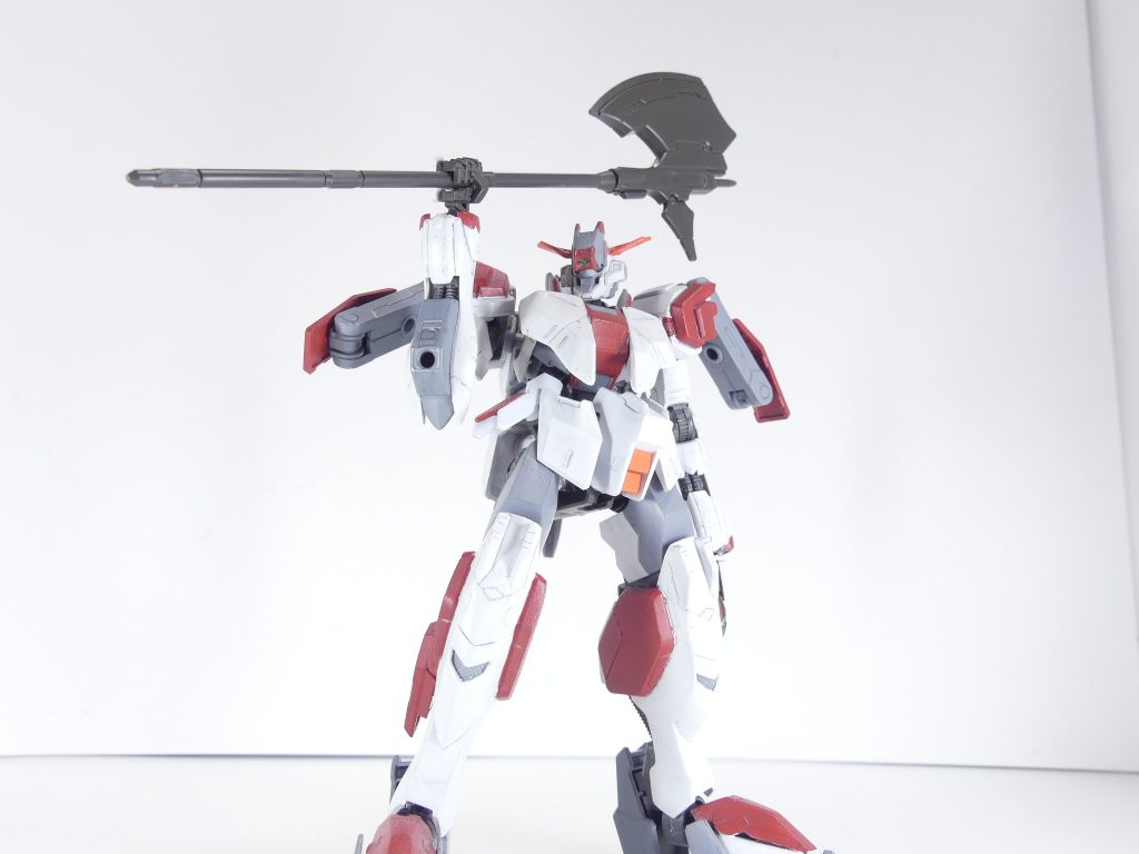 ハルバード：戦斧の柄を大幅に延長することで、振り下ろした時の威力向上が図られている。ガンダムグシオンリベイク（同フルシティ）では接近戦での得物として重用された。IBA編最後のグシオンリベイク用武装（９のロングライフルは紹介済み）。刃部分再現用のシールが付属。