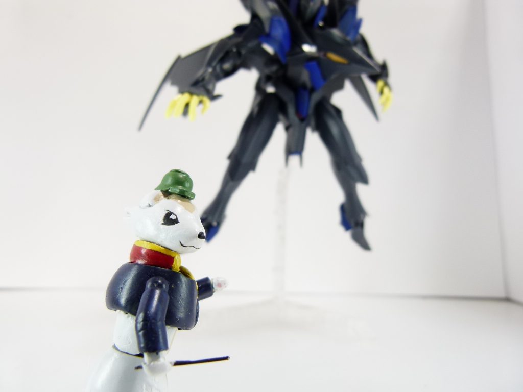 首はボール可動に引き出しを付けて襟との干渉を避けます。
ポケモンのフルスクラッチの時もそうなのですが、こういった複雑可動はどうパーツを使ったのか後だと記憶が曖昧です。「その時にしか出来ない」というか。