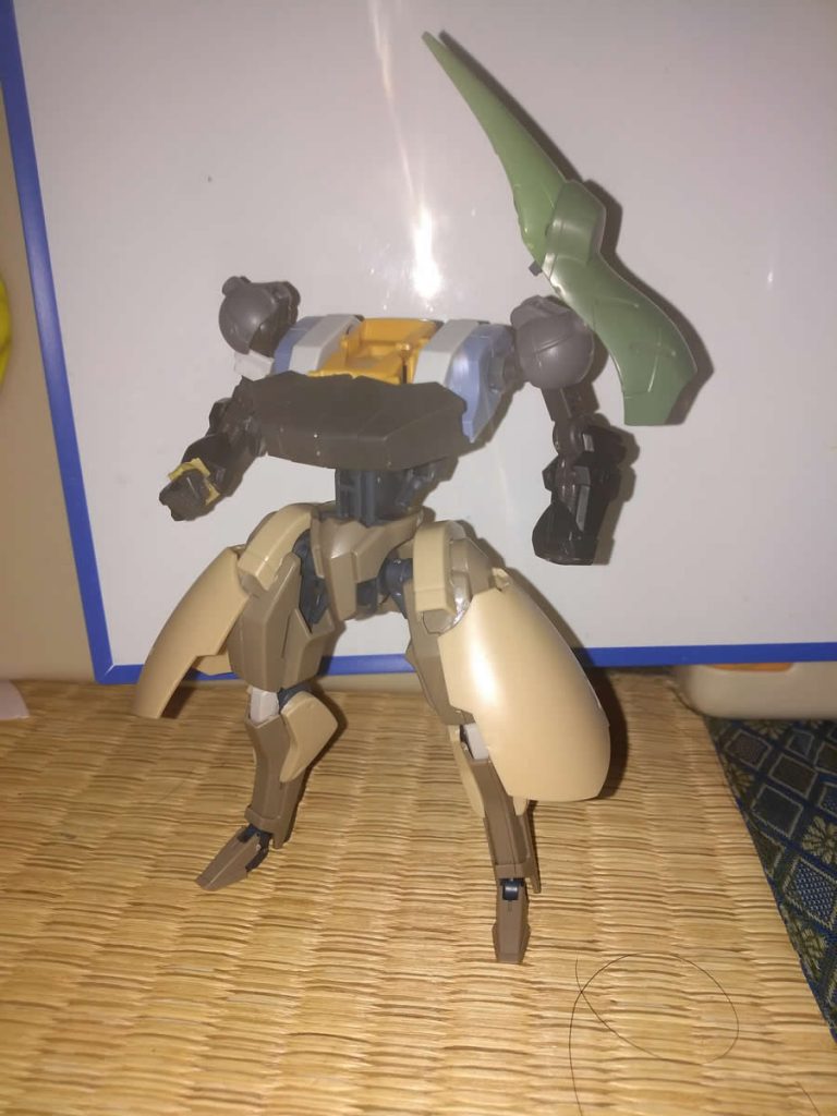 ワンフェス2019wでオフィシャルを見てからすぐに作り始めました。
ボディはランドマンロディの踵と百錬、辟邪のジャンクです。