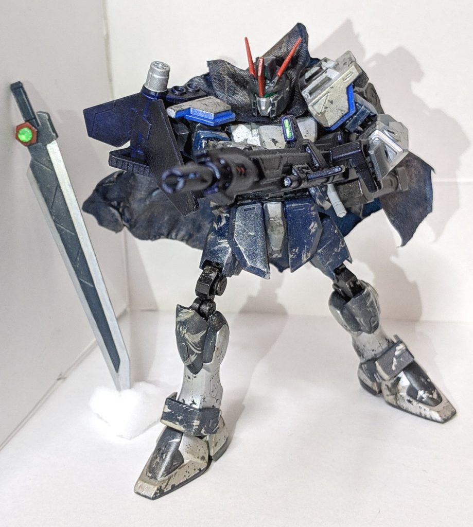 「正義の為ならば大火力の大砲も使いこなしてみせるのがユウシャだそうです、その為にお作りしたのがこの…「ディアボリックバスターカノン」だそうです！ 普段でしたら愛剣…エクスカリバーで気弾を放つ事も容易いとの事ですが、そもそもプラモファイトでは模型以外の物での攻撃は禁止されてるおり…（割愛」（解説好きな闇のドラゴンより）

ベースが105ダガーというのもあり、ストライカーパックが使える為、専用カラーに塗装したランチャーストライカーを装備させてます