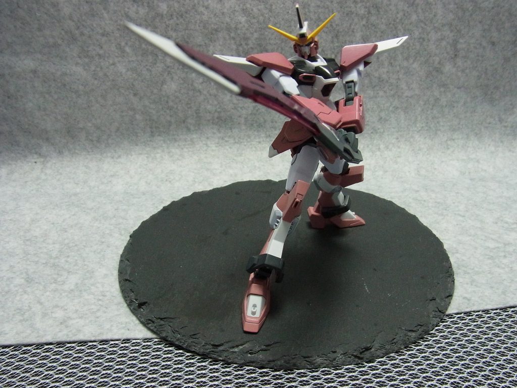 大剣持ったらやらせたいポーズで締め!
以上、インフィニットジャスティスでした。
アレンジしていますが、カスタム機というより脳内アップデートした同型機ということで。
ご覧いただきありがとうございました。