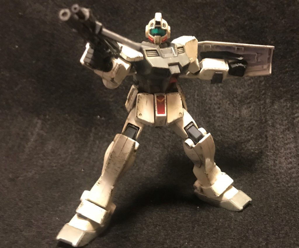 このキットの弱点はデザインの関係でストック部分は
干渉して銃が構えづらい所ですが　
ストックだけ切り取って上下を組み替えてあります。
これでまっすぐ銃が構えられるようになりました。