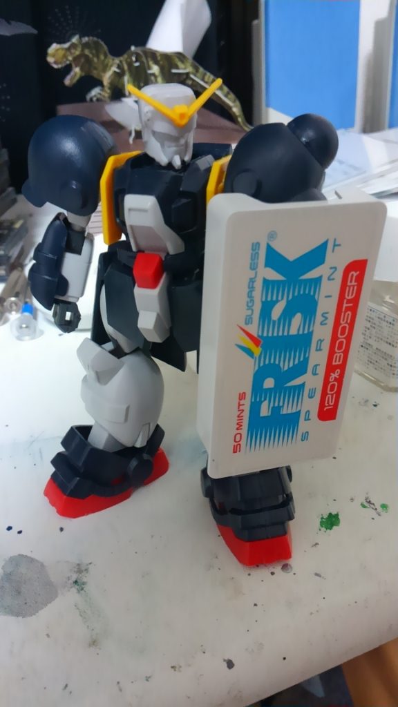 シールドはフリスクのフタだったりしますw
大きさも形状の無骨さもピッタリでしたww