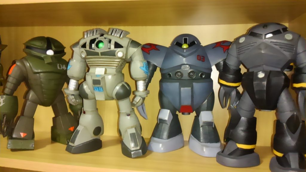 ほかの水泳部の面々と比べると、フォルムのシュッとしてる感が抜きん出てますね。
やっぱりちょっと出自が違う印象。