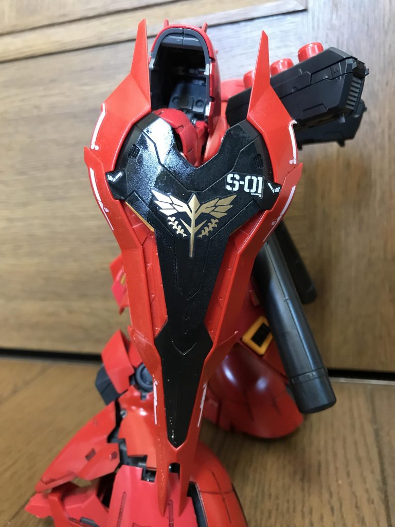 初デカール、盾に塗ったクリアコートが気泡出ちゃってます(￣▽￣;)