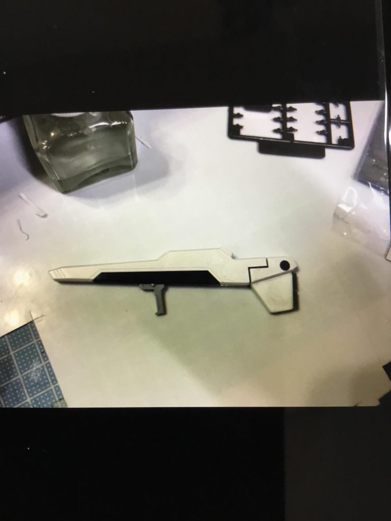 バズーカは元々のパラエーナ・プラズマ収束ビーム砲とプラ板で製作しました。
以下アクション