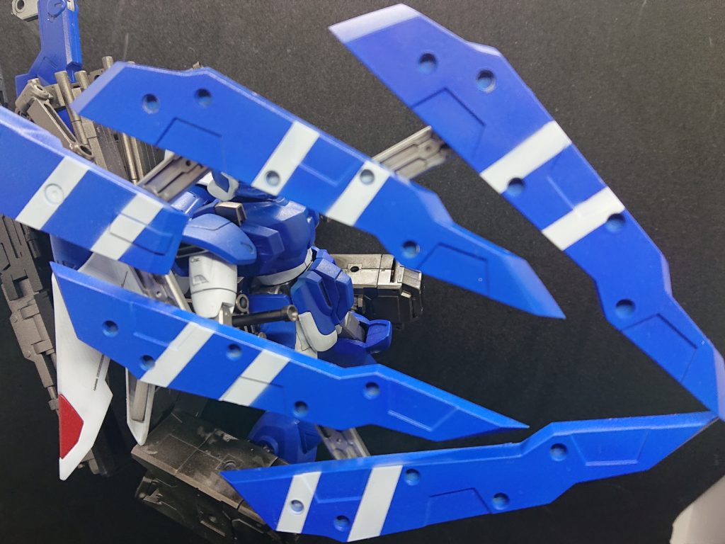 シールドは展開式且つブレイドドラグーンとして使用可能