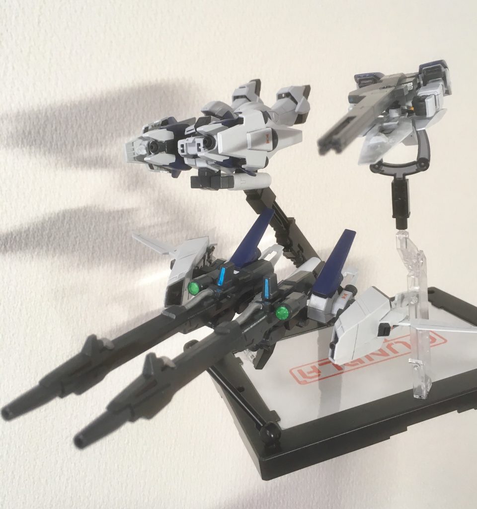 最大出力の機動ではクルーザー形態でなければならないが、一定速度以下なら従来の分離機能は使用可能となる。従来のインパルスではチェストフライヤーには攻撃兵装は装備されていなかった。この機体ではサイドアーマーに小型ビームキャノンを装備していることもあり、3機に分かれて戦術の幅を拡げている。