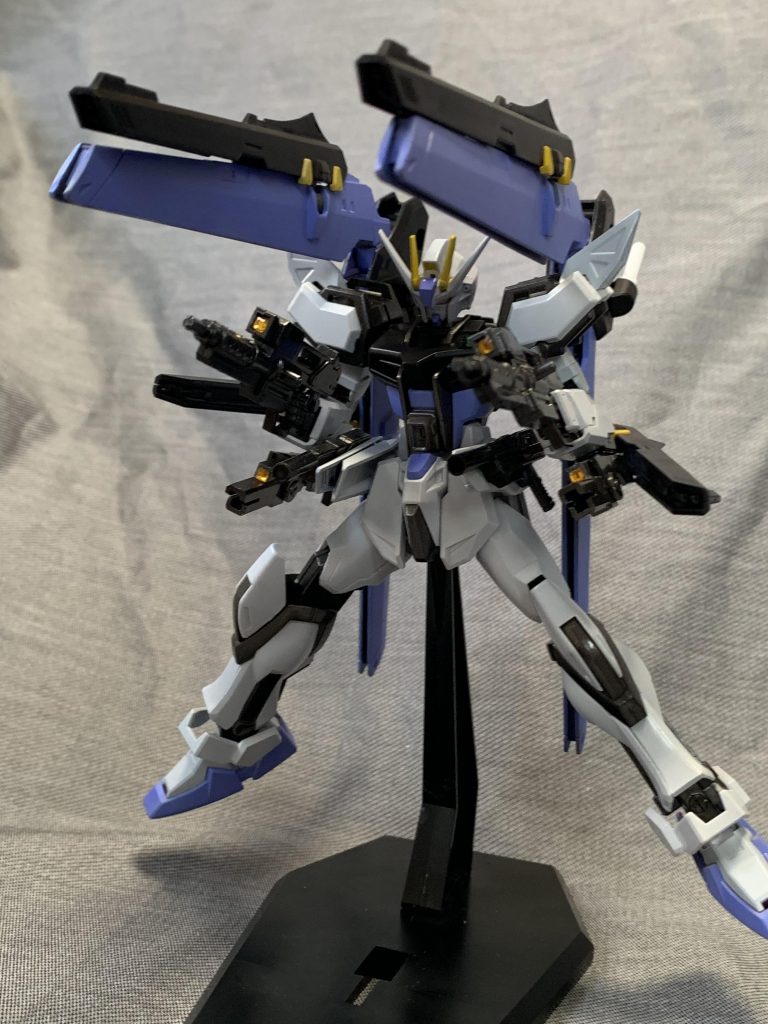 フルバースト形態
11の銃を一斉に放つ形態