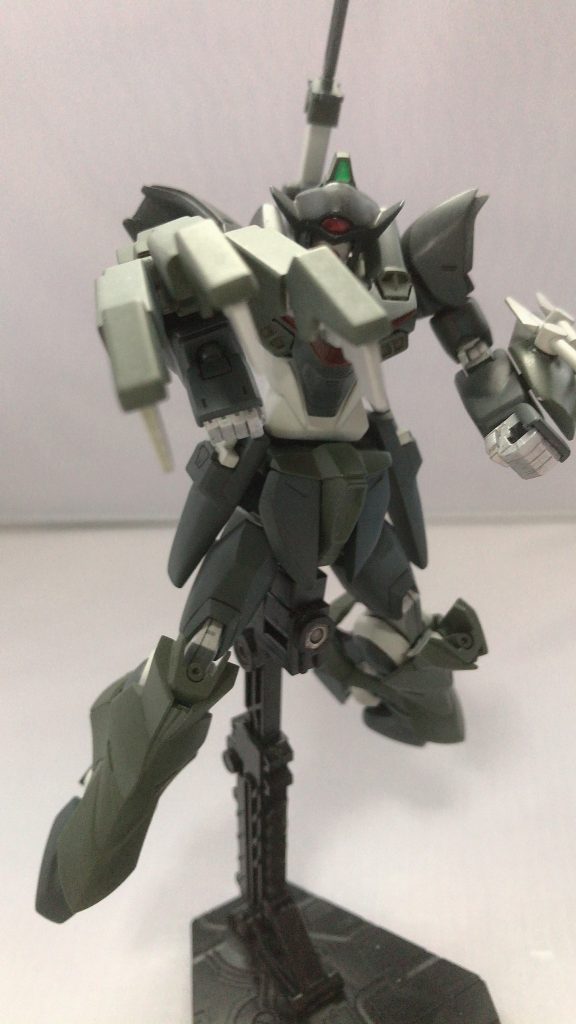 鉤爪状の武器。