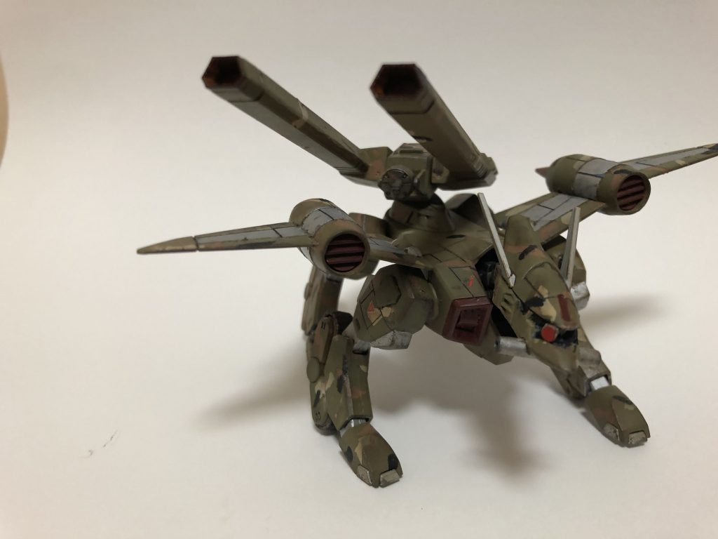 モノアイとレールガンを動かした状態です。