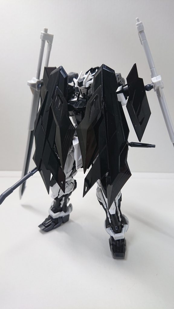 【アクティブクローク】
マガノイクタチのパーツを使って作成。