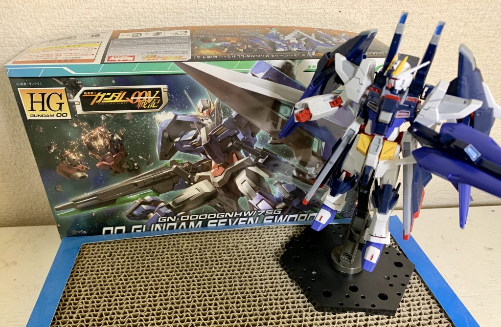 元々アメイジングストライクフリーダムはガンプラ復帰時に一目惚れ素組みしたものの、メイジンの機体なのに武器種少なくない?と思ったのが始まり。この時点ではセブンソード/Gだけのつもりが、後々サバーニャが改造に追加される事に。