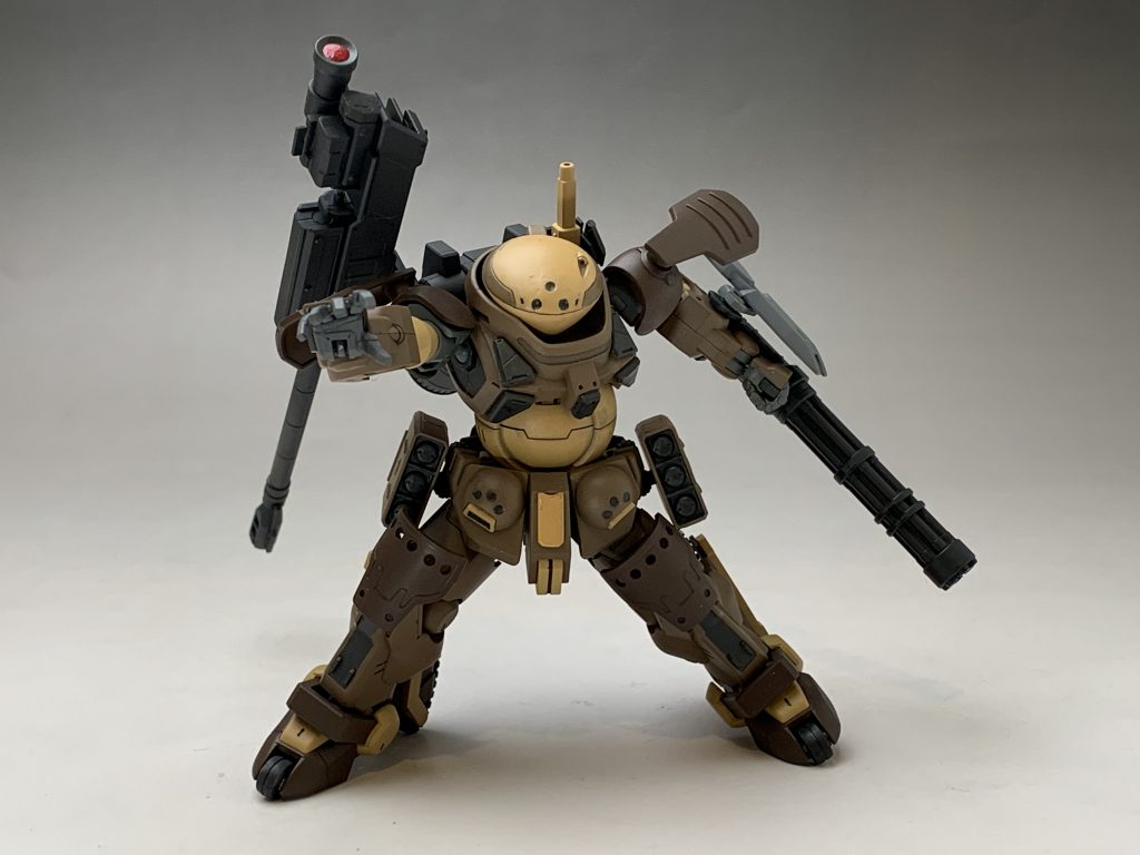 右手は砲身を掴む様な事が出来ればと、ダイバーズキットのビルドハンズ角の開き手を改造してます。
お陰で他には無い手が出来ました。


以上になります。
ご視聴ありがとうございました。