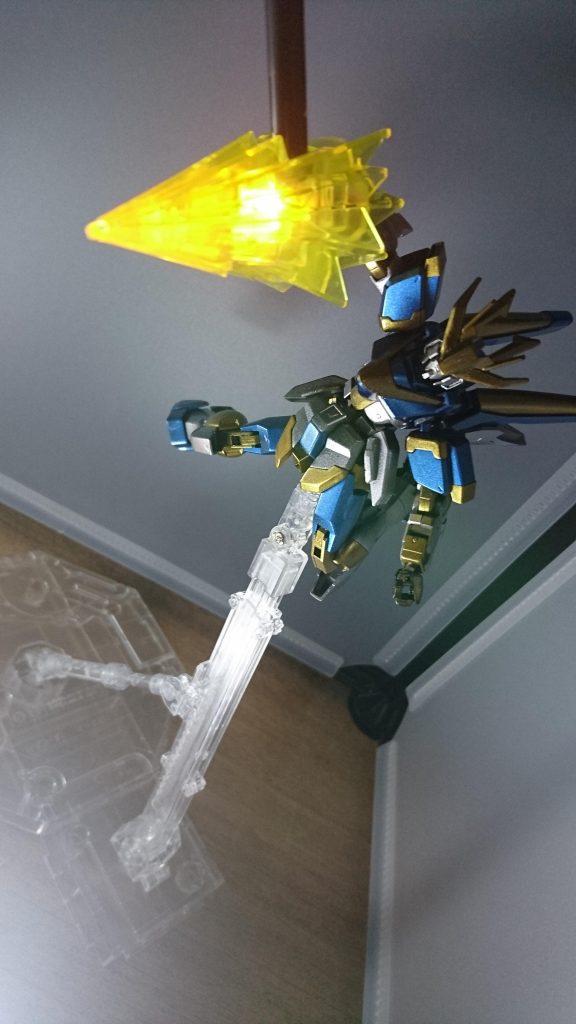 輝きを右腕に集めて放つ必殺技的な何か