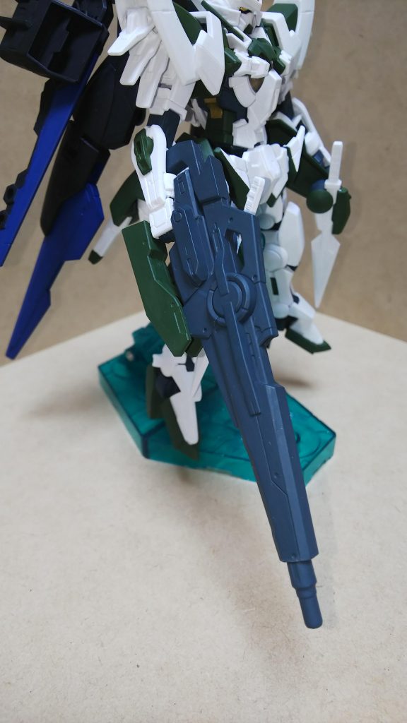 メイン武器のGNバスターライフル改はアストレアのビームライフルとアイズのバスターライフルをくっ付けました