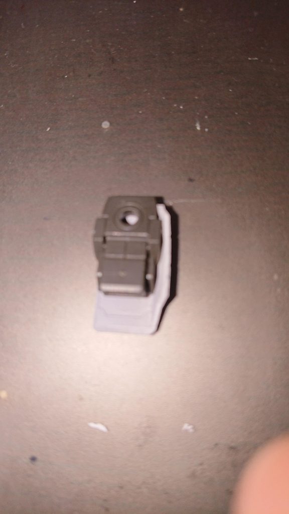 サイドアーマーはグレイズリッターのもの肩アーマーを使いブースターにしました。