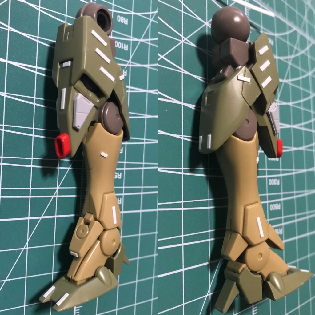 脚部製作時
上側をビルダーズパーツとプラ板等でボリュームアップし、情報量を増やしました。