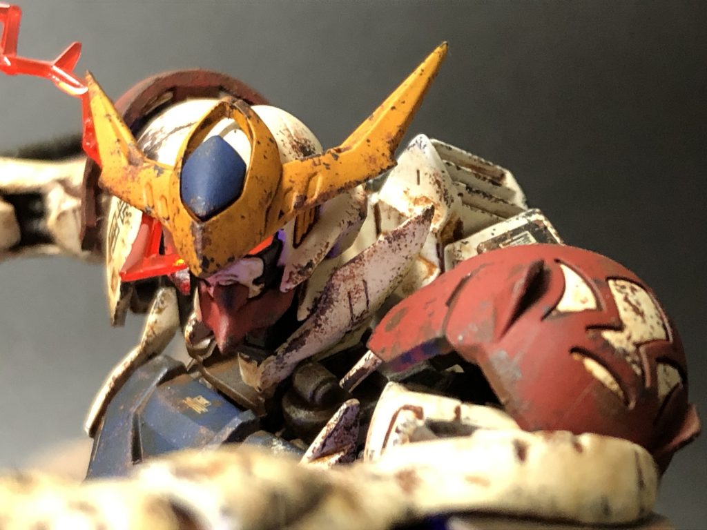 目はブルーライトで光ります^_^