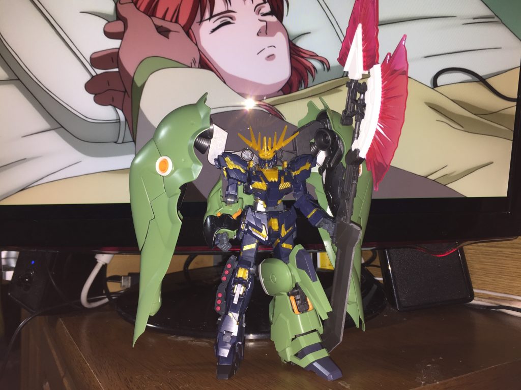 ~作成途中とかサフ前とか~
ってワケでクシャトリヤを初めて観た時、マリーダさんを初めて観た時、バンシィ、プルトゥエルブを初めて観た時の衝撃は忘れられません。
自分の中でガンダムUCはマリーダさんとジンネマンの物語です(^^♪
クシャも好き!バンシィも好き!プルトゥエルブ含めたマリーダさんも好き!
なら全部纏めてやらぁ!!と頑張って作りました。
機体名はクシャ、バンシィ、マリーダ、プルトゥエルブをかけて「クロス」から、どうせならマリーダさんのファミリーネームである「クルス」にしよう!とバンシィ・クルスです。
コレのお陰でGUNSTAサンを通じ多くのモデラーさんと知り合えた自分の中でも感慨深い作品です。
本日が平成31年4月30日と平成最後の日であるので一番思い入れのある作品を再度投稿させて頂きました!
それでは、ここまで観て頂きありがとうございます!