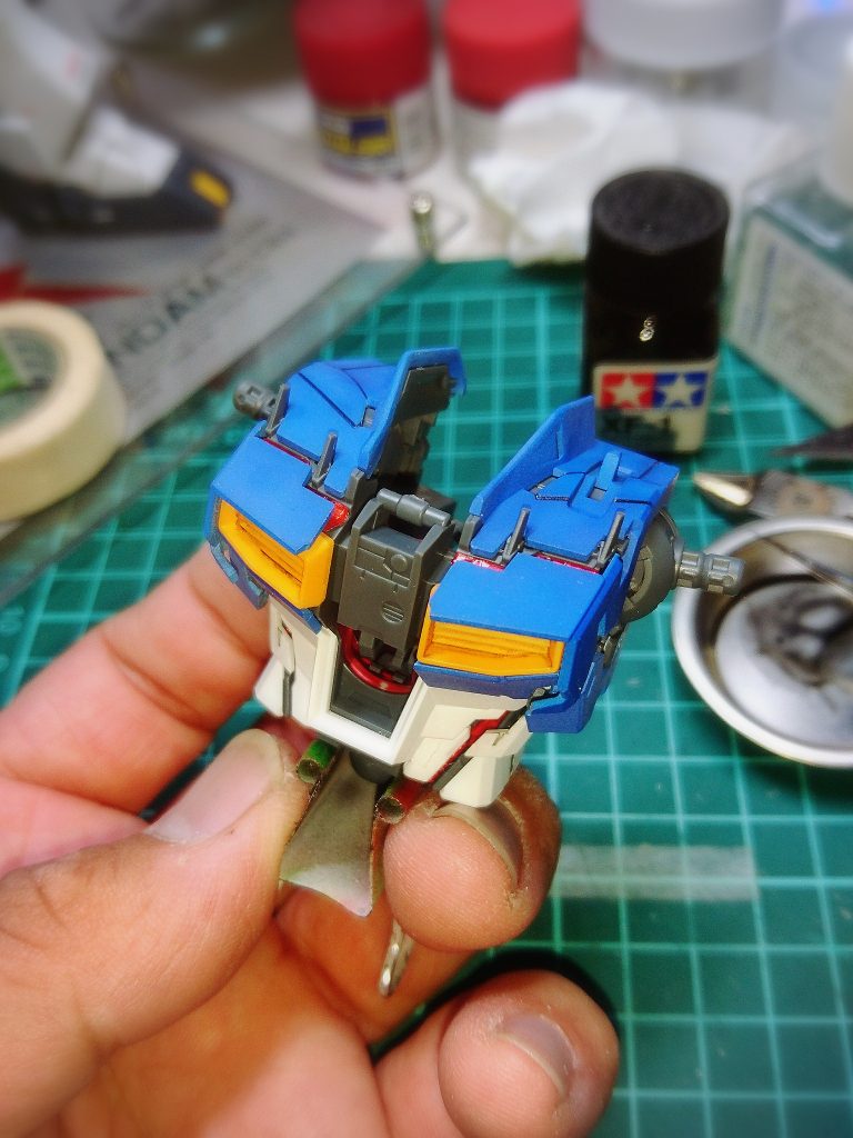 上半身です。 ちなみに、Ver.GFTのサイコフレームでは無く…透明なサイコフレームパーツをクリアレッドて塗装してます。