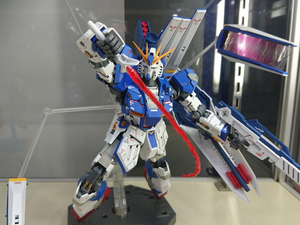 地元のガンプラコンテストに出品した時です。 サーベルをエフェクトタイプに変更しました。
