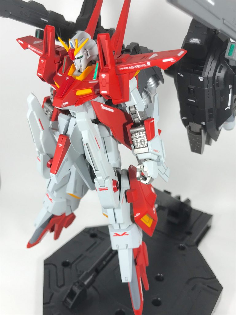 双子機の判別の為、便宜上 紅い
機体を『雄型』と呼称させて
頂きます。
当初、部品取り用で購入したZZⅡ
でしたが、結構 部品が余ったので
ジャンクパーツで補完して、完成
させてみました。