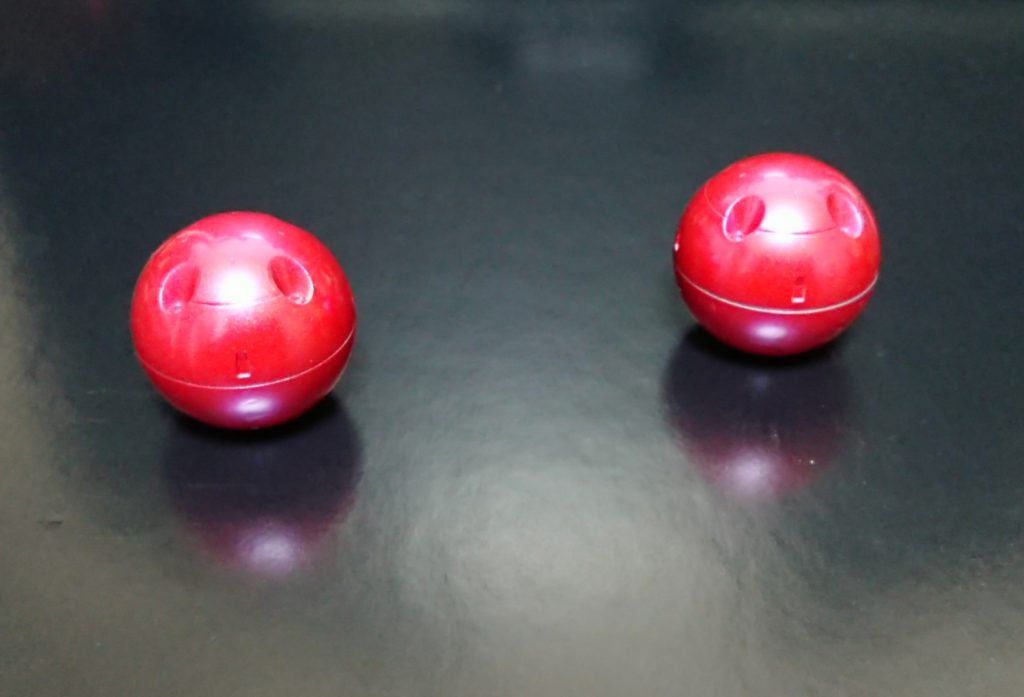 肩部スラスターのツヤ感。分かりにくいけどミスタークリスタルカラーのサファイアブルーが実は3層目にある。