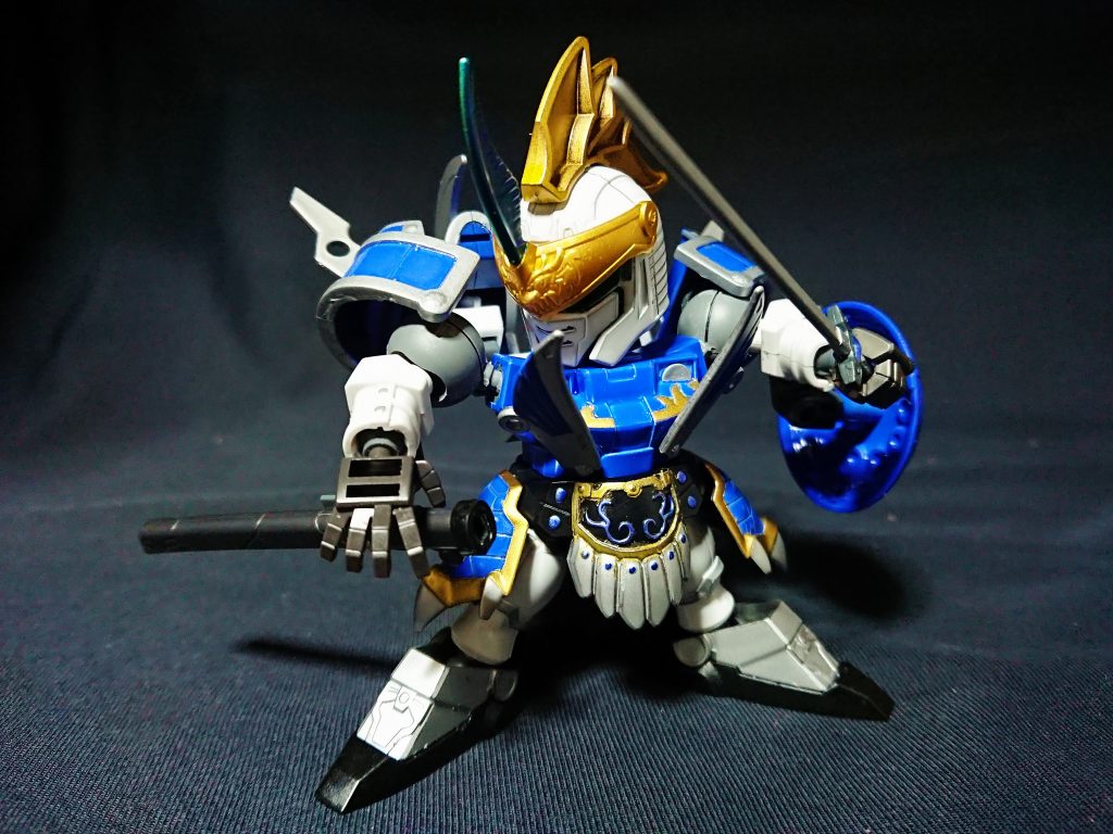 ベースは呂布トールギスになります。
魏続と呂布は縁戚関係にあるための設定です。
肘にバトルアームアームズを使用し、刀と楯を接続。フレキシブルに可動するため鞘を持たせたポーズも可能です。
バックパックは徐晃の肩鎧で再現しています。