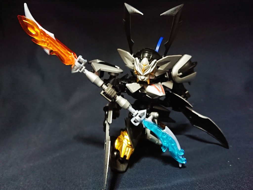 郝萌スモーのようにHGのパーツを4割ほど使用しています。
接続のポリキャップ(PC7)が最近のSDと同規格のため、無改造で取り付けることができる箇所がありました。
八剱将はSD化されていないクセのある演者が多く、製作よりパーツ選定に苦労しました。