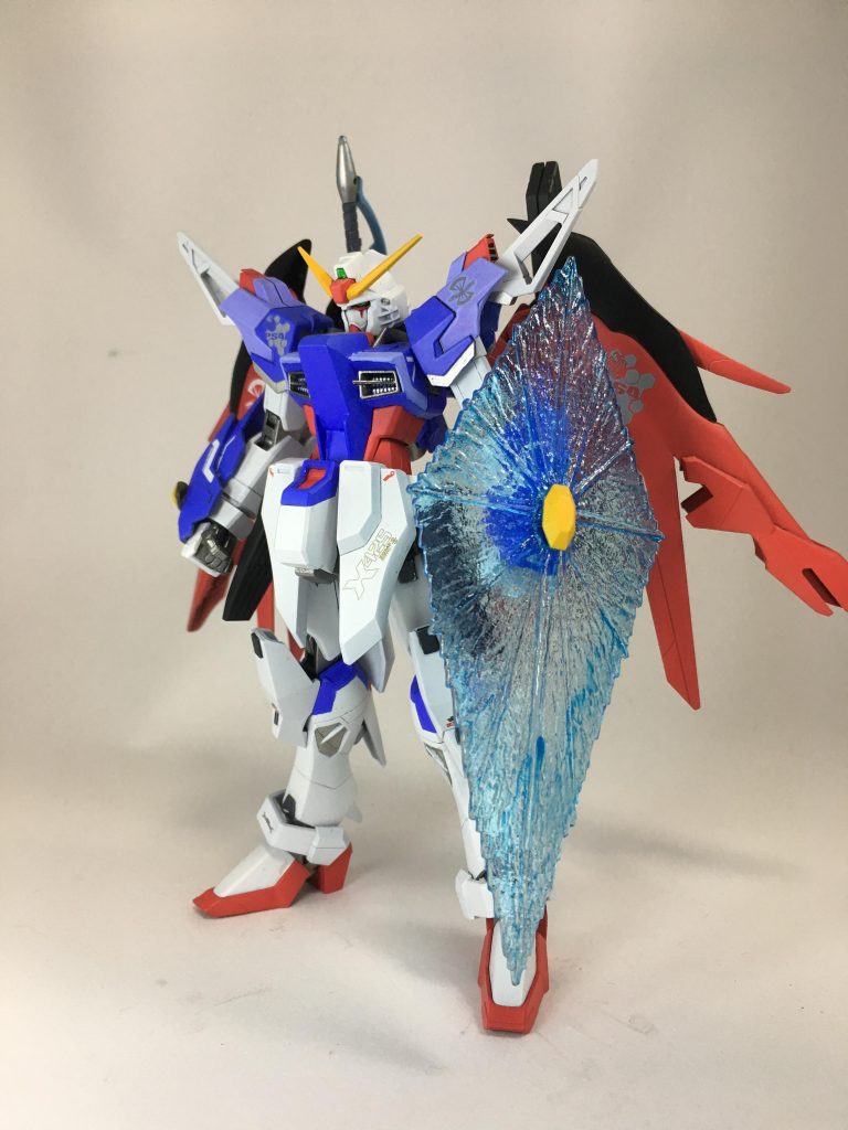 ソリドゥスフルゴールビームシールド
名前長いですね( ̄∇ ̄)
ビームシールドは無印1/100から拝借。
初のビームグラデ塗装してみました。
接続の仕方はまた後ほど