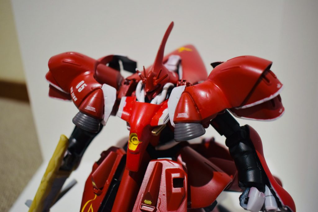 固定兵装
胸部メガ粒子砲×1
胸部マシンキャノン×4
腕部収納型ビーム砲×2
iフィールド
という重武装である