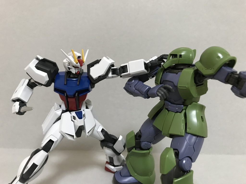 ｢連邦の白い…ちょっと違う？あー！待って待って！！｣
｢問答無用じゃー！｣