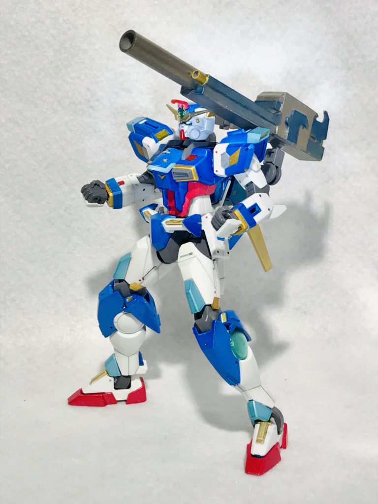 *BCキャノン*
BCブースターに装備されたキャノン。連射性能は低いがBCウェポンの中で最も長い射程距離及び高い威力を誇る。遠距離砲撃時は頭部のカメラアイが露出し、高い命中精度を示す。